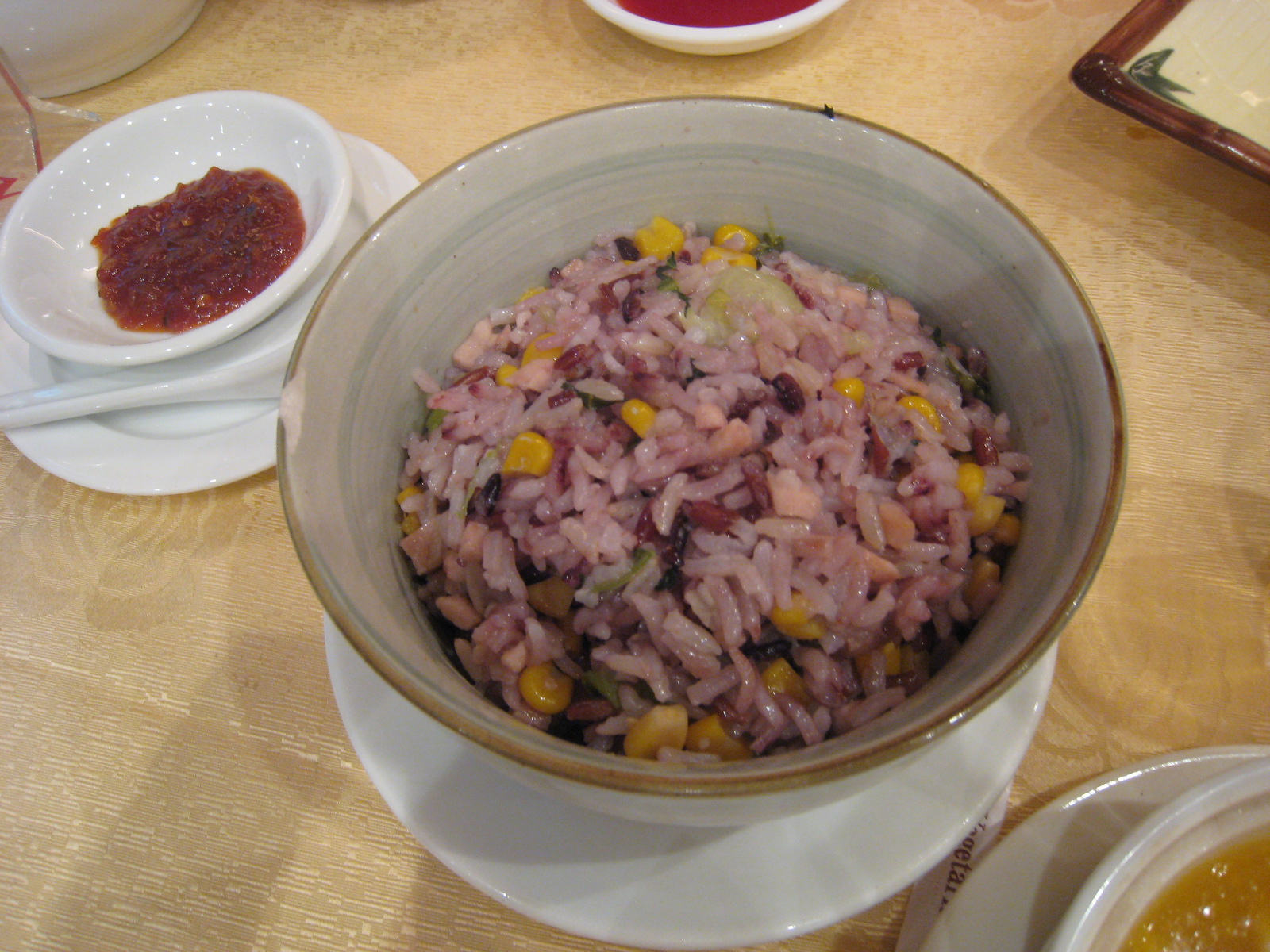 紅糙米飯一碗